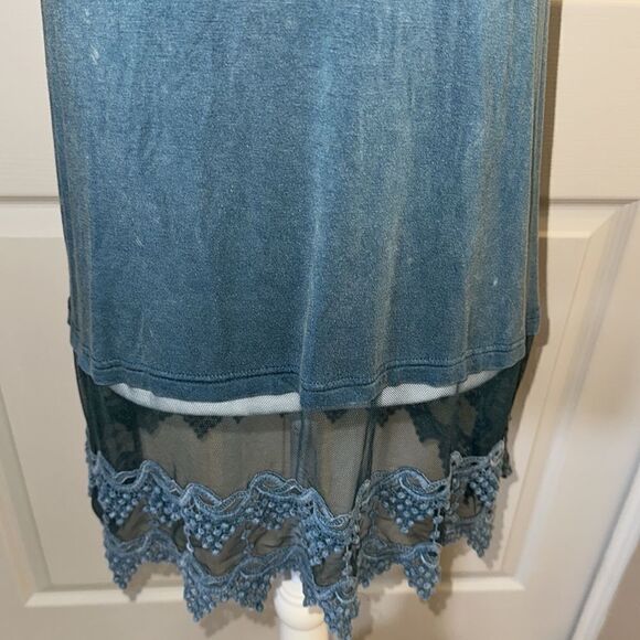 Origami by vivien Lace Extender Tank! - Picture 3 of 10